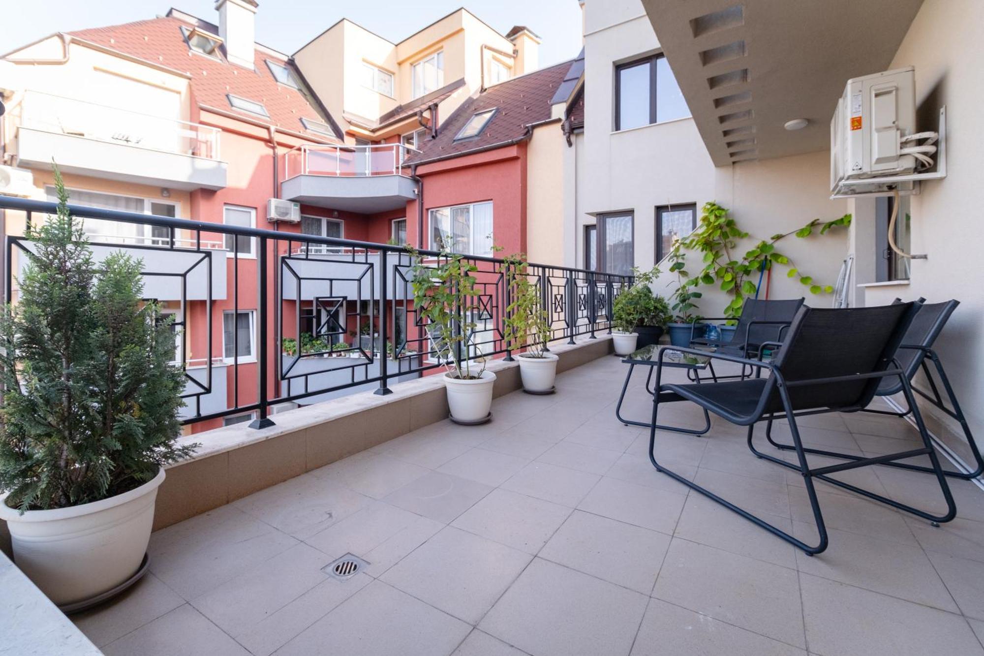 1-Bedroom Apartment With Free Private Parking Plovdiv Buitenkant foto